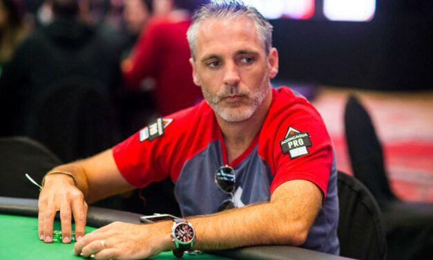 Vainqueur du Main Event des WSOP 2020, Damian Salas se dirige vers Las Vegas