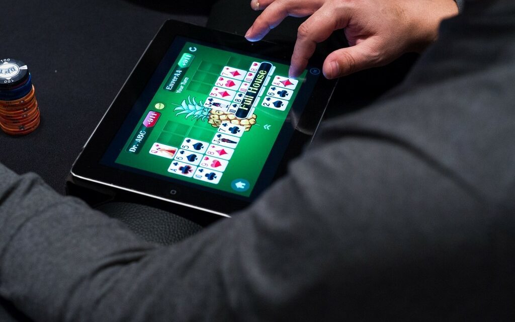 L’ACMA poursuit son action contre le poker en ligne